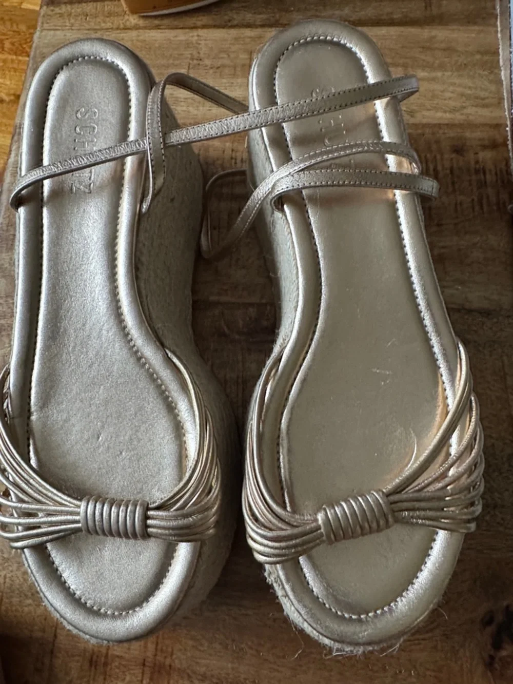 SCHUTZ elegant gold